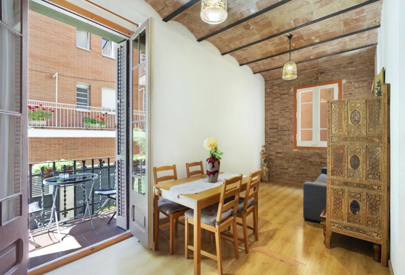 Great Apartment In Sagrada Familia With Balcony contacts